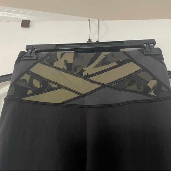 Lululemon align flare pant Size 4 - Picture 3 of 4